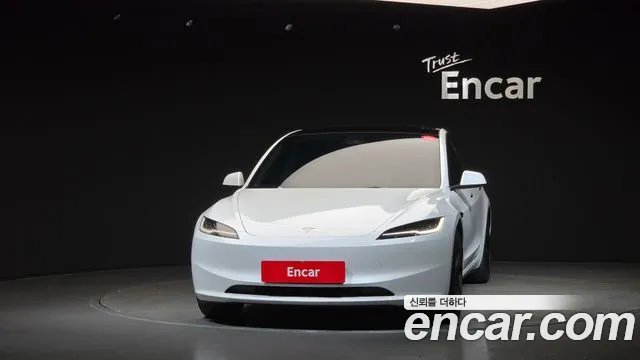 Tesla Model 3 2024 thumb 3