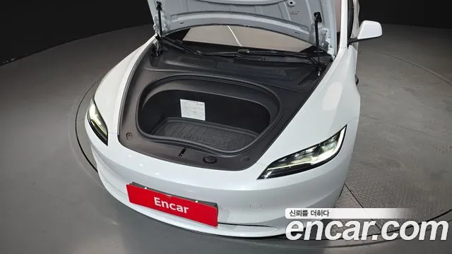 Tesla Model 3 2024 thumb 6
