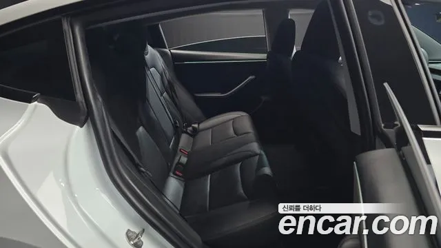 Tesla Model 3 2024 thumb 11