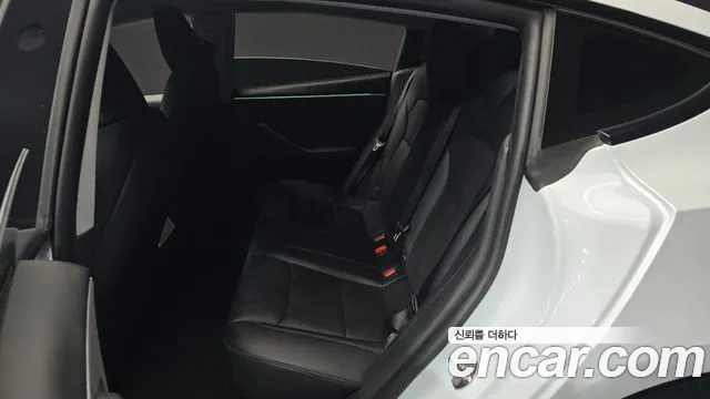 Tesla Model 3 2024 thumb 12
