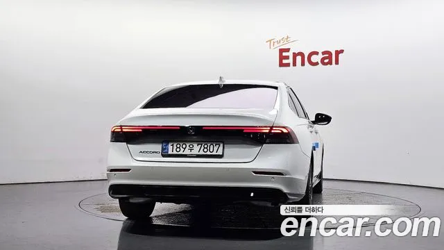 Honda Accord 2023 thumb 4