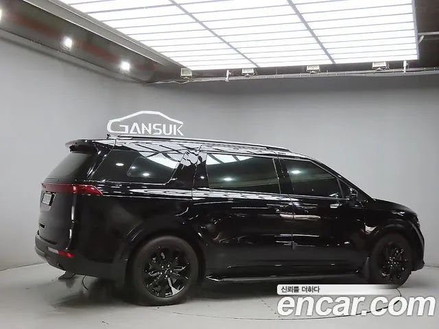 Kia Carnival 2021 thumb 4