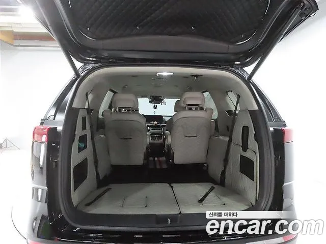 Kia Carnival 2021 thumb 9