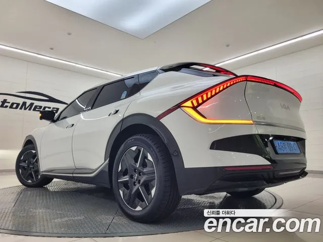 Kia EV6 2024 thumb 2