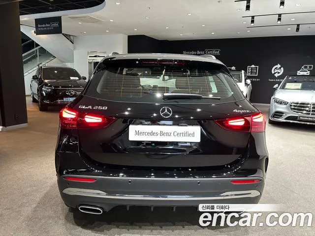 Mercedes-Benz GLA 2026 thumb 4