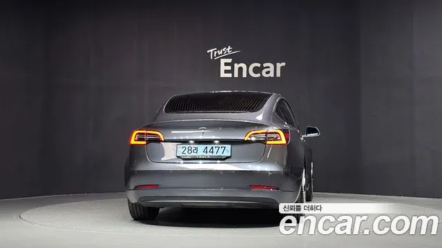 Tesla Model 3 2019 thumb 4