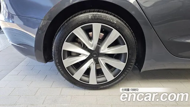 Tesla Model 3 2019 thumb 5