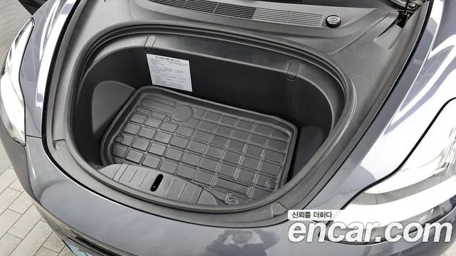 Tesla Model 3 2019 thumb 6