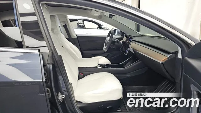 Tesla Model 3 2019 thumb 11