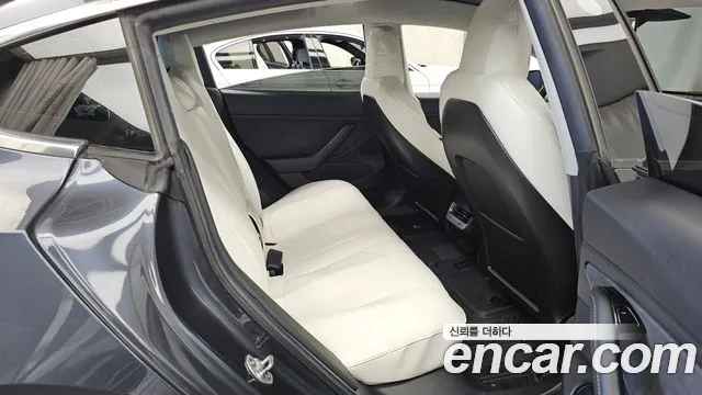 Tesla Model 3 2019 thumb 12