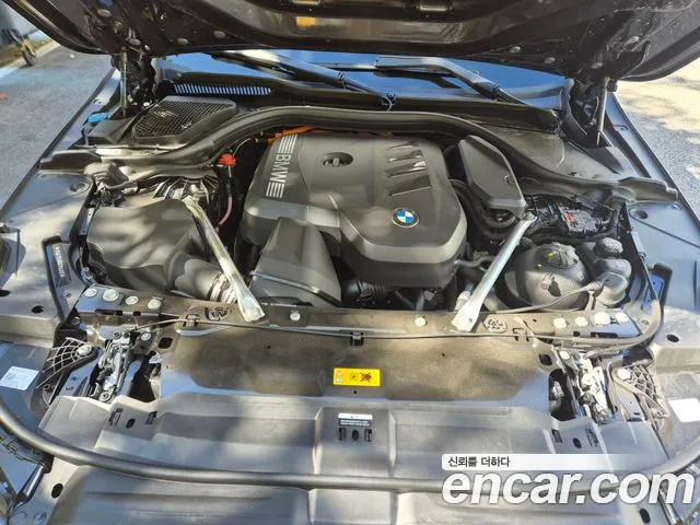 BMW 5-Series 2025 thumb 6