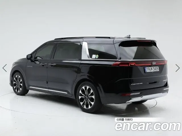 Kia Carnival 2021 thumb 4