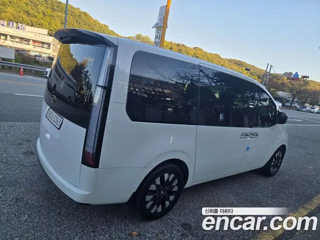Hyundai Staria 2021 thumb 5