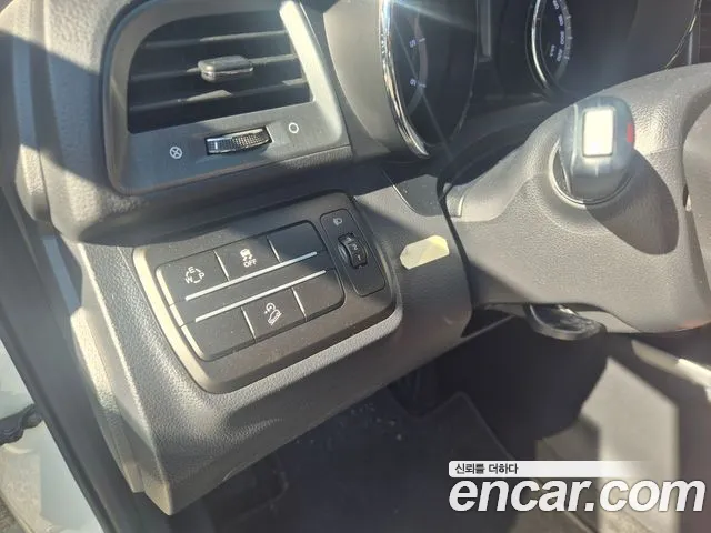 KG_Mobility_Ssangyong TIBOLI 2019 thumb 10
