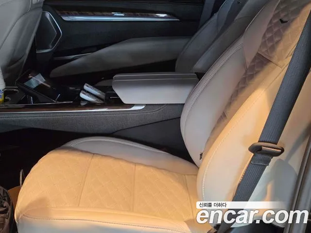Cadillac Escalade 2025 thumb 5