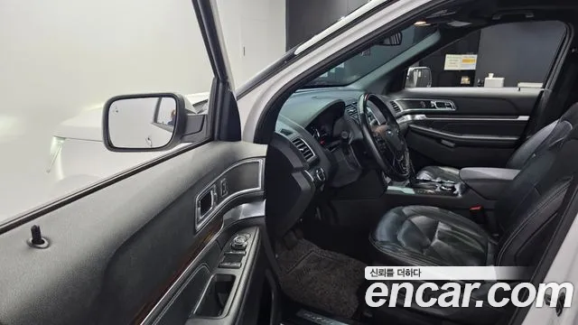 Ford Explorer 2019 thumb 10