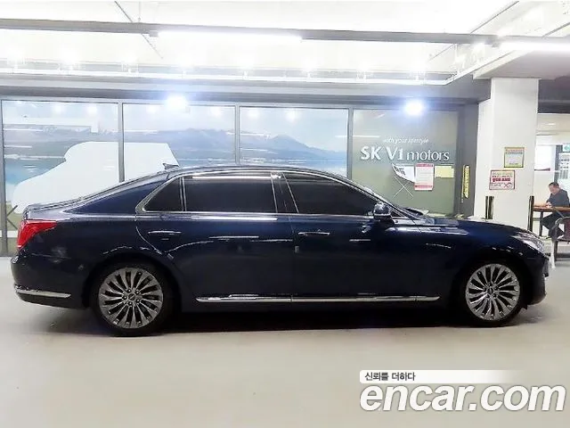 Genesis G90 2016 thumb 3