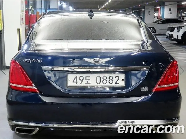 Genesis G90 2016 thumb 5