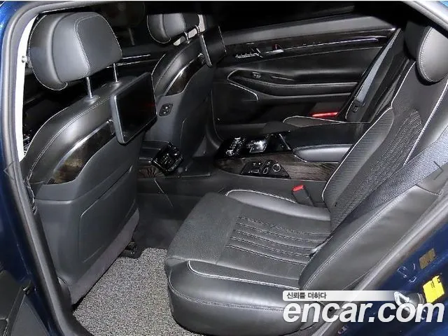 Genesis G90 2016 thumb 7