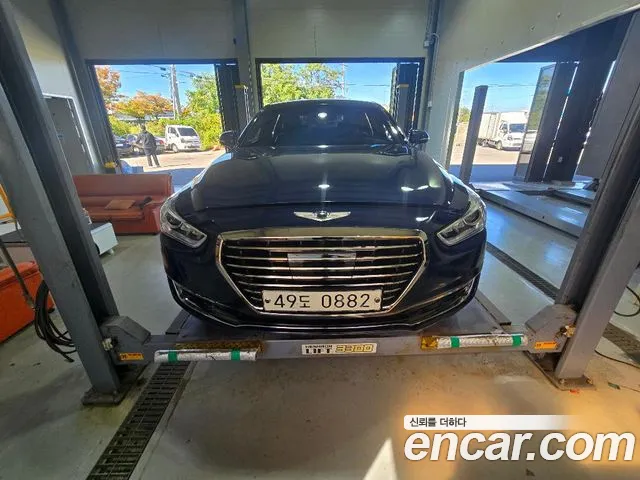 Genesis G90 2016 thumb 11