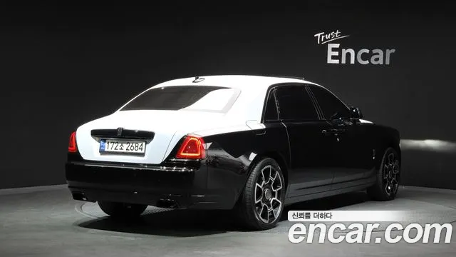 Rolls-Royce Ghost 2015 thumb 2