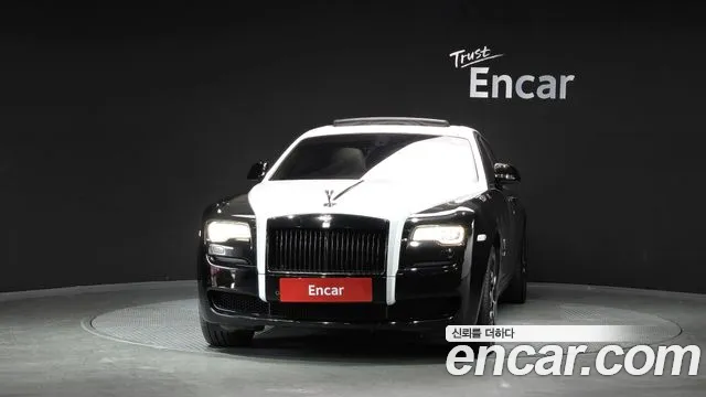 Rolls-Royce Ghost 2015 thumb 3