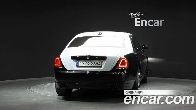 Rolls-Royce Ghost 2015 thumb 4
