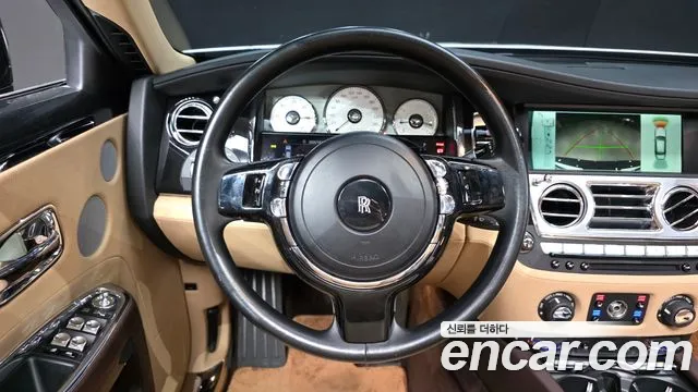 Rolls-Royce Ghost 2015 thumb 12