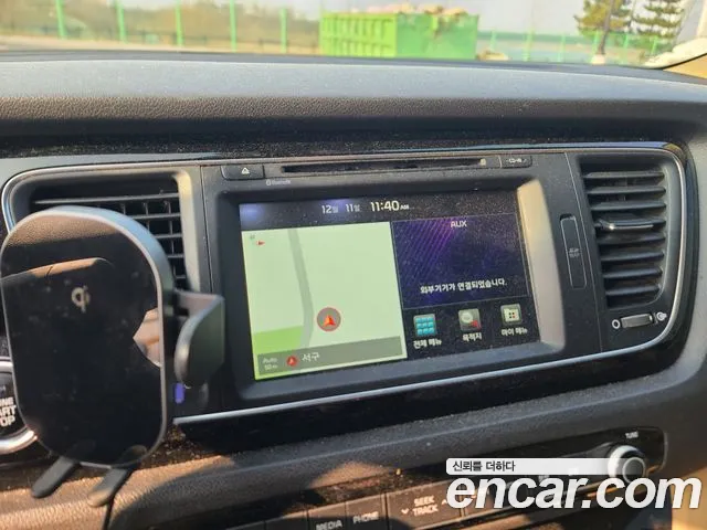 Kia Carnival 2014 thumb 7