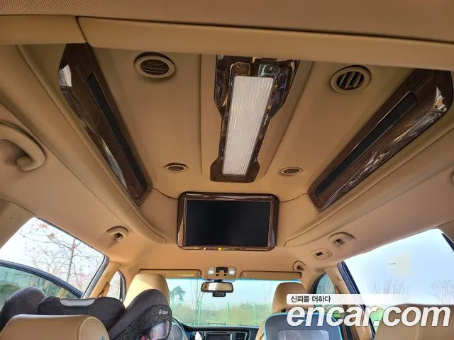 Kia Carnival 2014 thumb 10