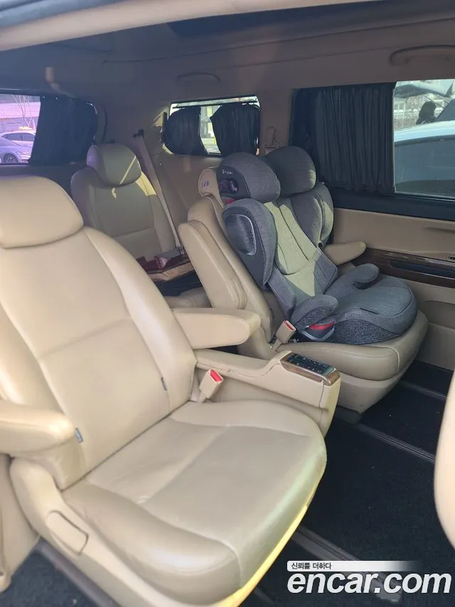 Kia Carnival 2014 thumb 11