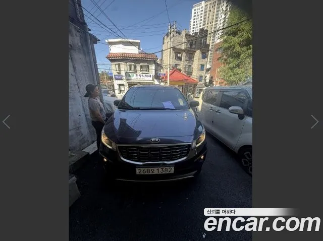 Kia Carnival 2018 thumb 5