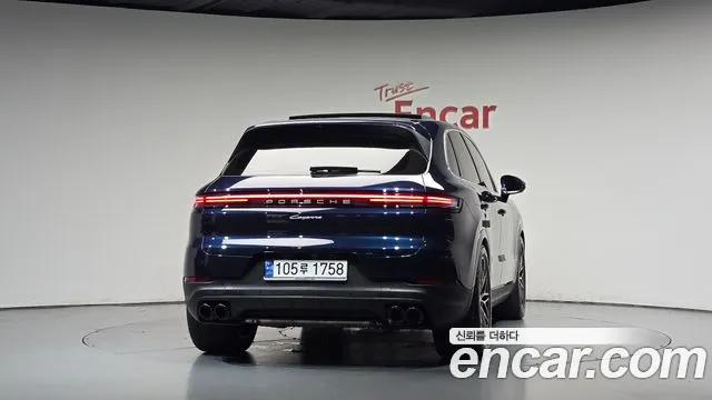 Porsche Cayenne 2024 thumb 3