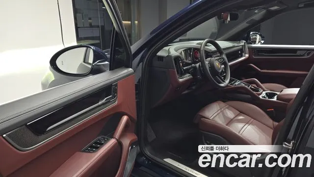 Porsche Cayenne 2024 thumb 9