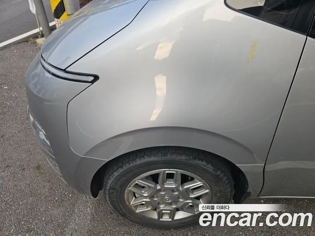 Hyundai Staria 2023 thumb 12