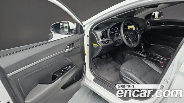 Hyundai Avante 2016 thumb 10