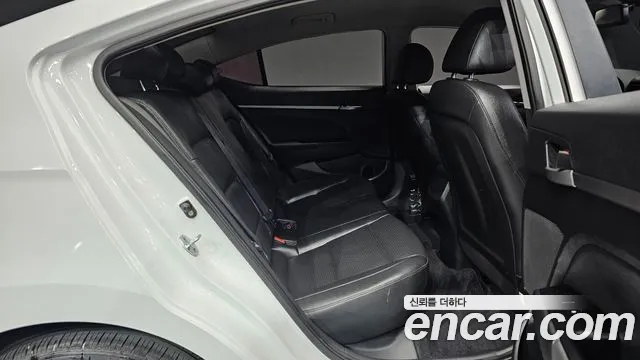 Hyundai Avante 2016 thumb 12