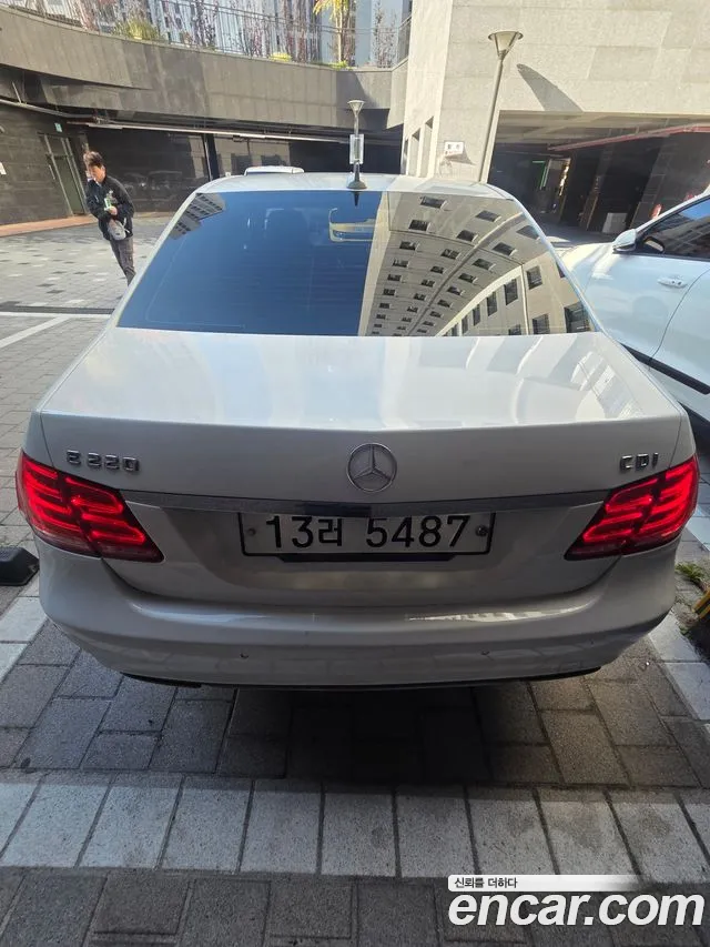 Mercedes-Benz E-Класс 2013 thumb 2