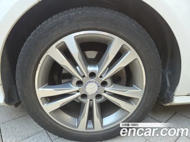 Mercedes-Benz E-Класс 2013 thumb 5