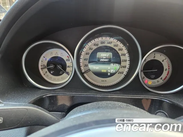 Mercedes-Benz E-Класс 2013 thumb 8