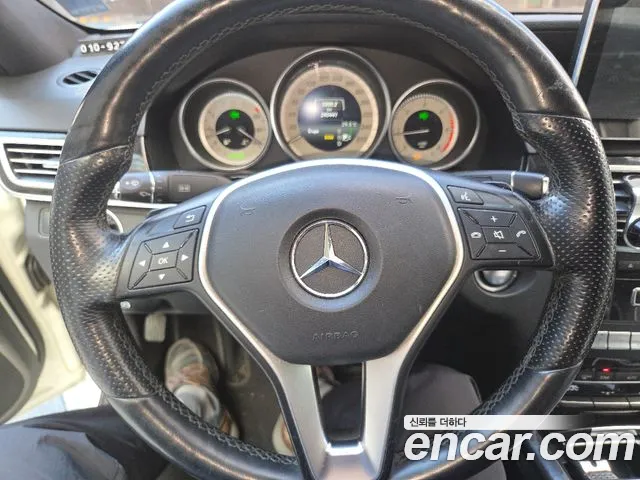 Mercedes-Benz E-Класс 2013 thumb 10