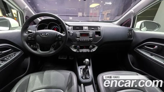 Kia Pride 2013 thumb 7