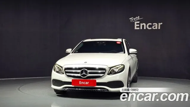 Mercedes-Benz E-Класс 2018 thumb 3