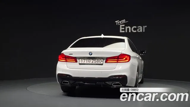 BMW 5-Series 2019 thumb 4