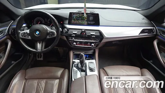BMW 5-Series 2019 thumb 7