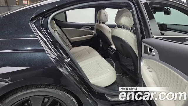 Genesis G70 2022 thumb 12
