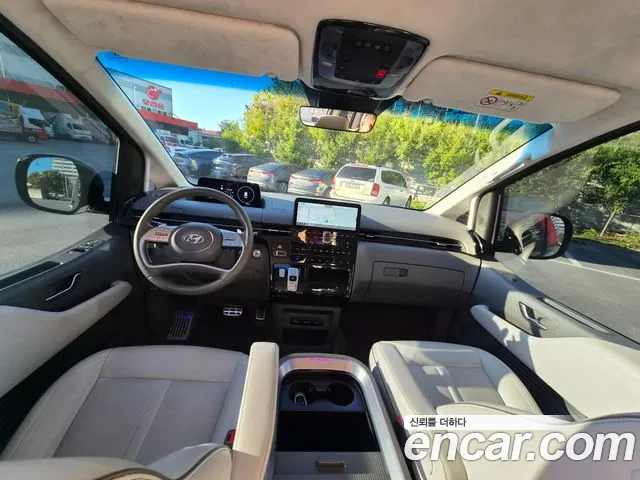 Hyundai Staria 2024 thumb 7