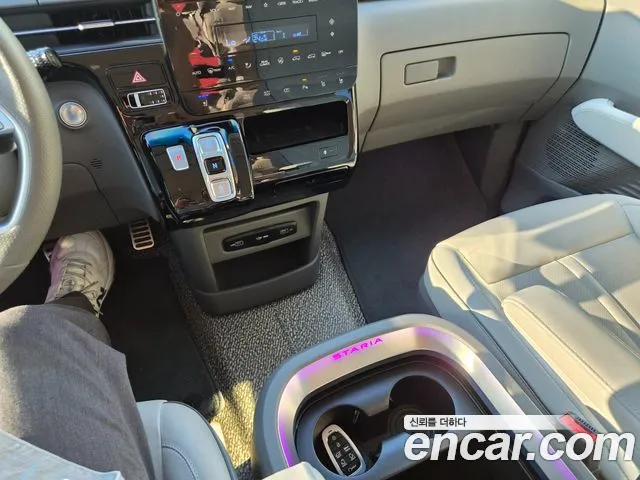 Hyundai Staria 2024 thumb 9