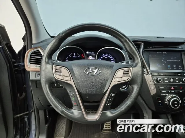 Hyundai Santa Fe 2017 thumb 9