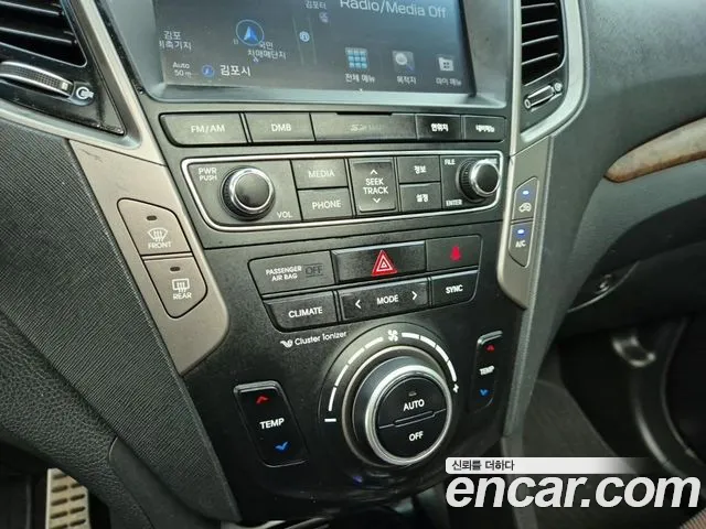 Hyundai Santa Fe 2017 thumb 10